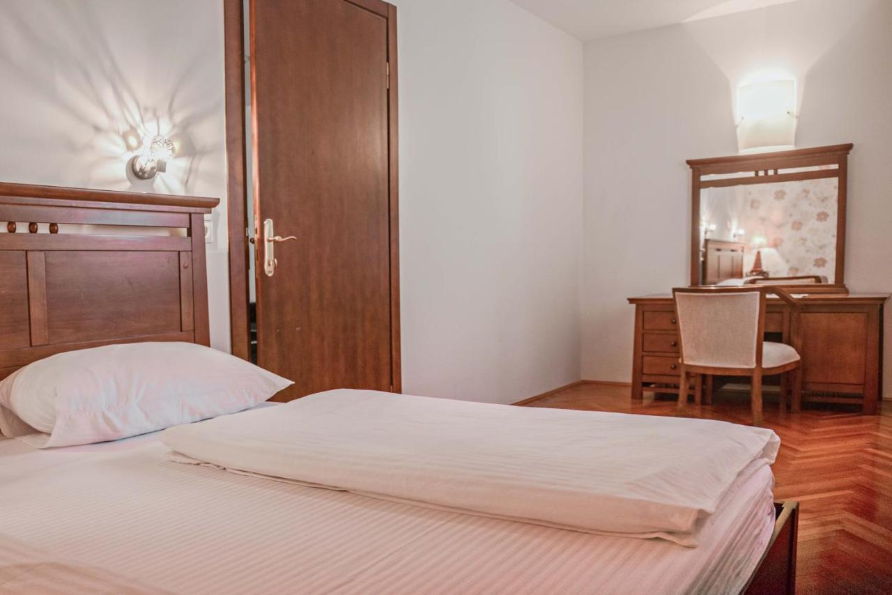 Hotel Pahuljica Vlasic Bagian luar foto