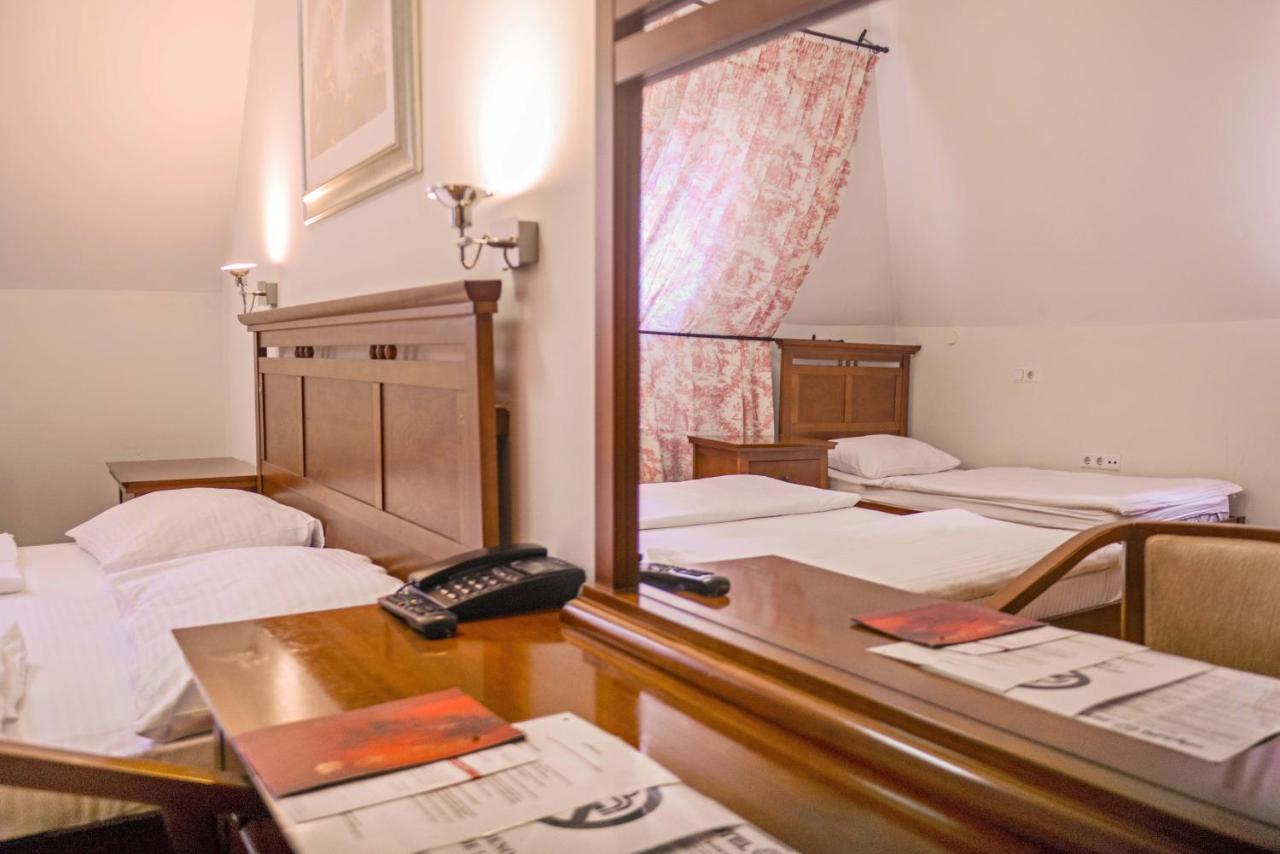 Hotel Pahuljica Vlasic Bagian luar foto