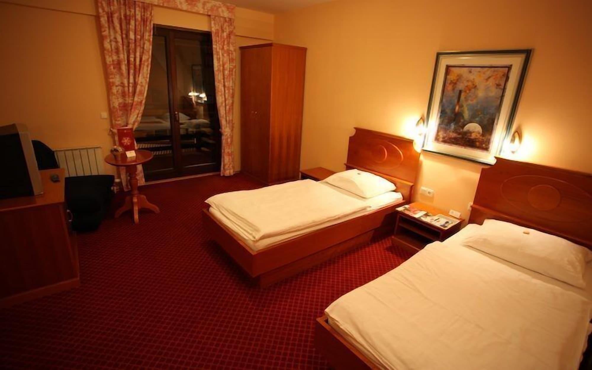 Hotel Pahuljica Vlasic Bagian luar foto