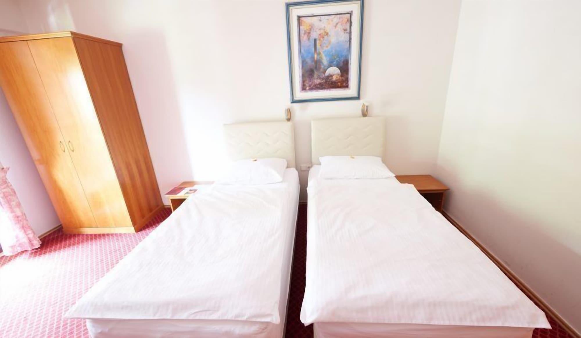 Hotel Pahuljica Vlasic Bagian luar foto